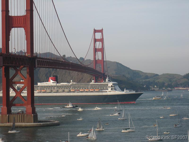 IMG_1701 Queen Mary 2 crossing under the Golden Gate Bridge