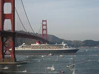 IMG_1704 Queen Mary 2 crossing under the Golden Gate Bridge